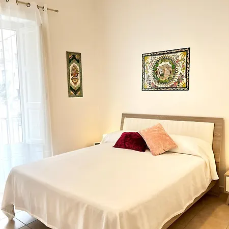 Apartment La Piazzetta - *