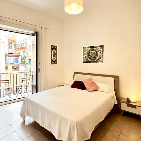 Apartment La Piazzetta - *